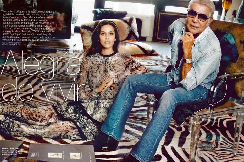 Alicia Medina en un editorial junto al diseñador Roberto Cavalli.