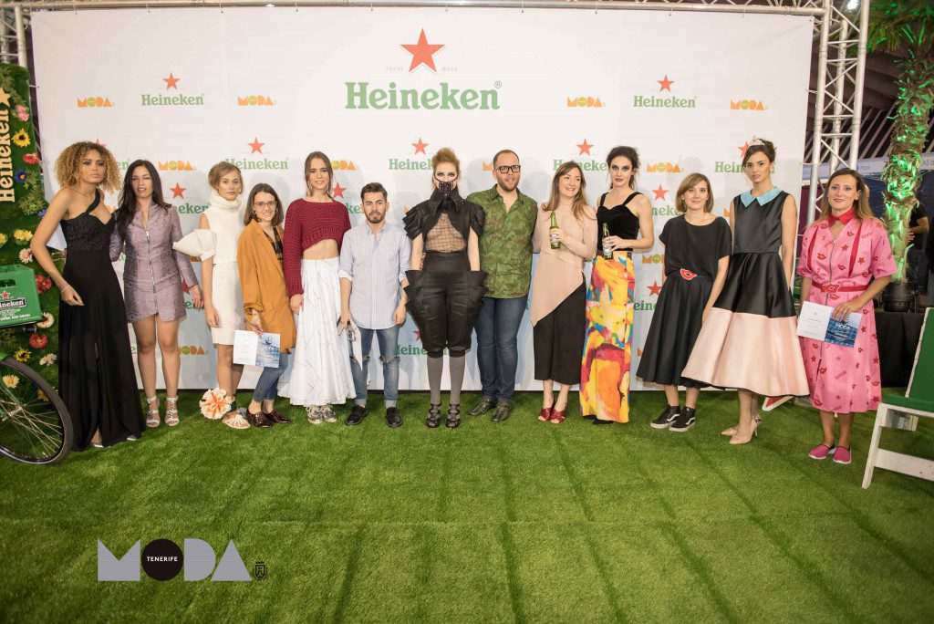 Los finalistas de Jóvenes Diseñadores en el Kissing Room de Heineken. 