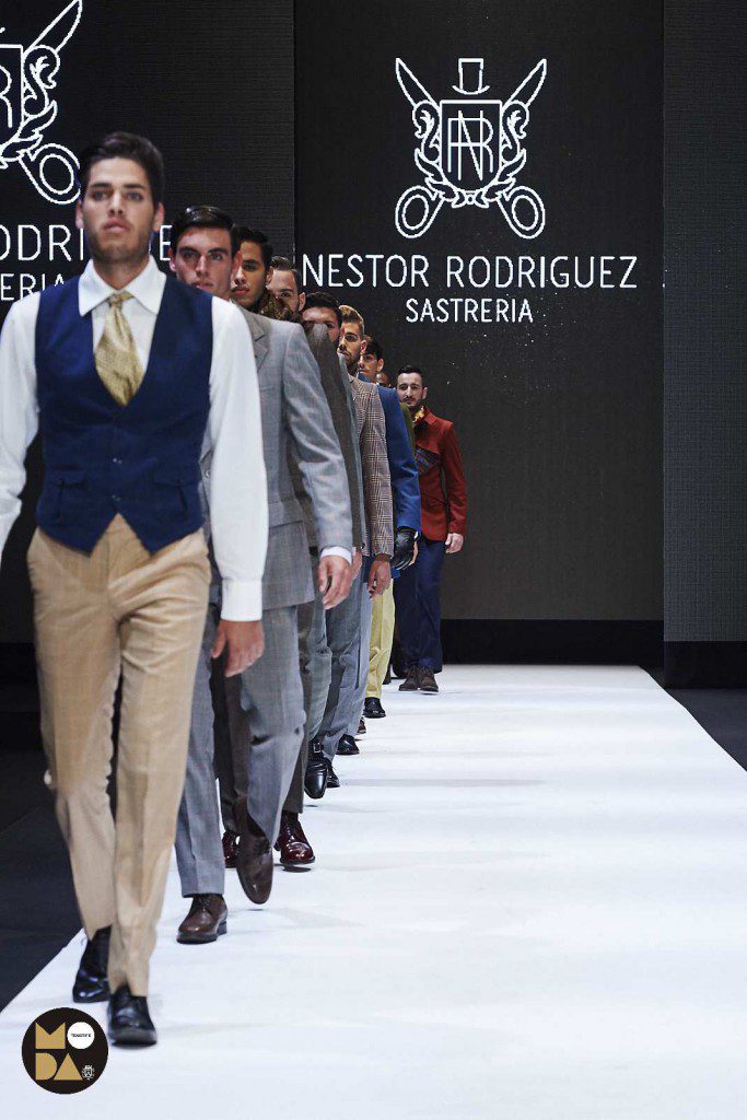 Desfile de Néstor Rodríguez.