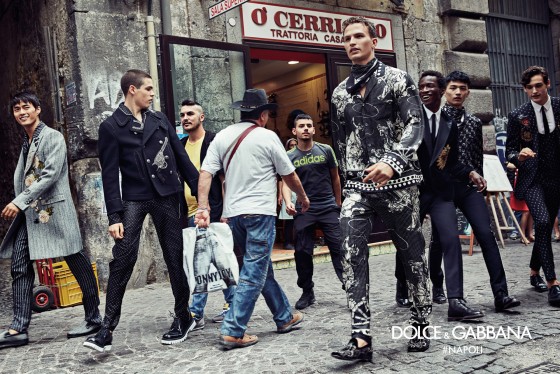 dolce-gabbana-fall-winter-2016-2017-advertisinig-campaign-in-naples-141-560x374